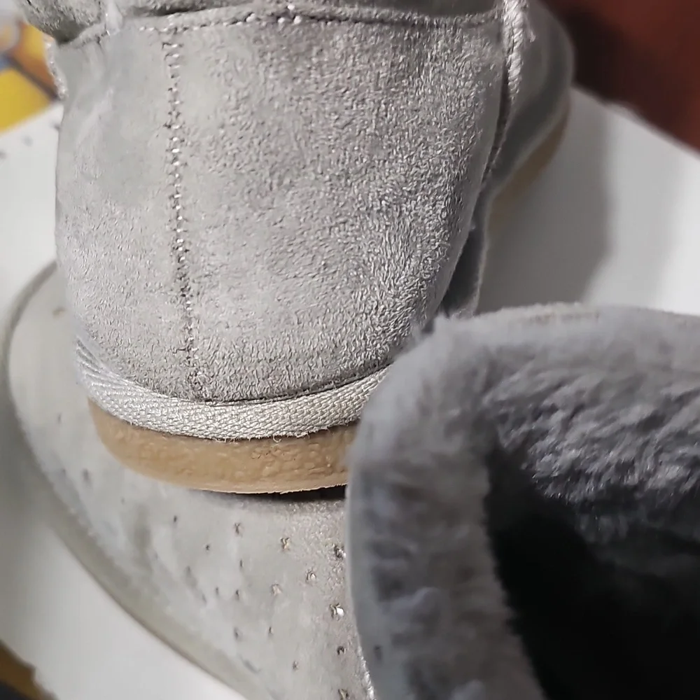 Eva & Zoe Cozy Gray Fur lined Women's Boots NWOT